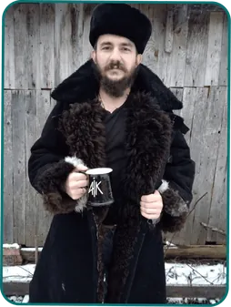 Мужчина в тулупе